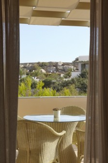 family-suite-sea-view-06